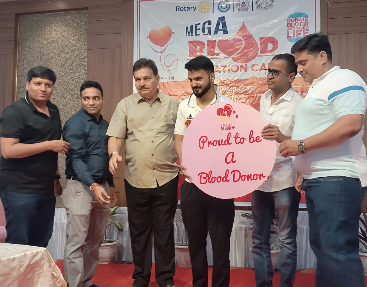 सामाजिक संगठनों के प्रयास से सफल रक्तदान शिविर, उमड़ा जनसैलाब